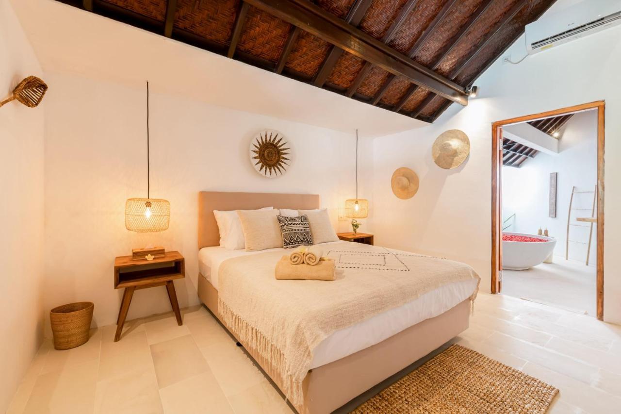 Chandika - 4 Bdr With Private Pool, Walk To The *
