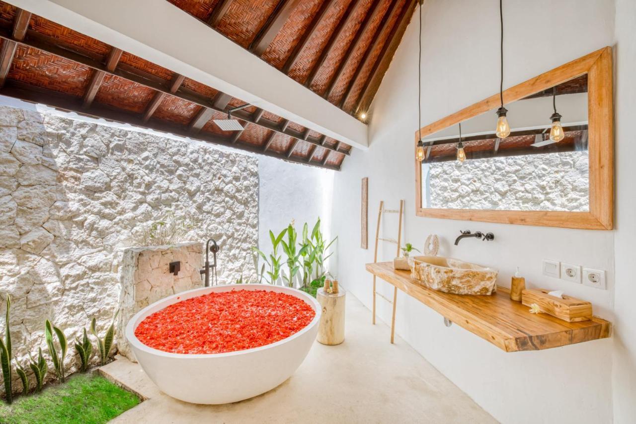 Villa Chandika - 4 Bdr With Private Pool, Walk To The *