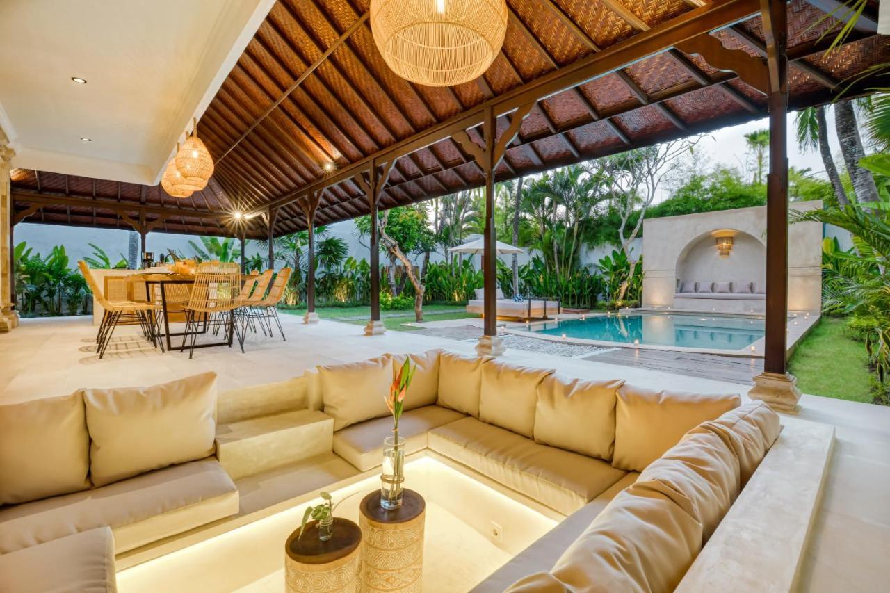 Chandika - 4 Bdr With Private Pool, Walk To The *